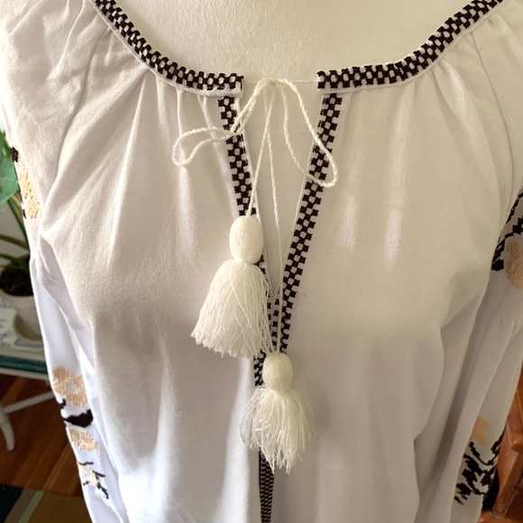 Handmade Embroidered White Linen Ukrainian Coatue Top Small - Picture 4 of 6